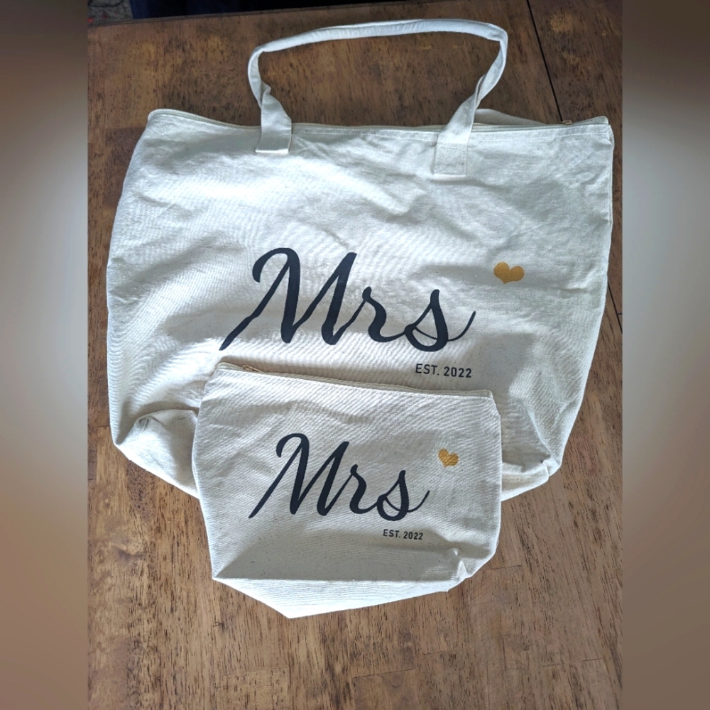 MRS EST. 2022 totes
